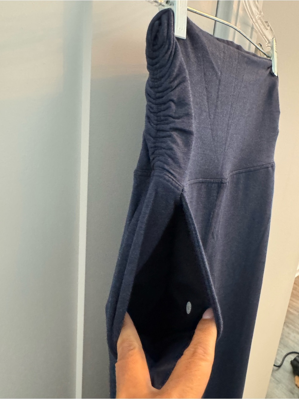 Lululemon High-Waist Wide-Leg Yoga Pants - Black - Picture 3 of 6